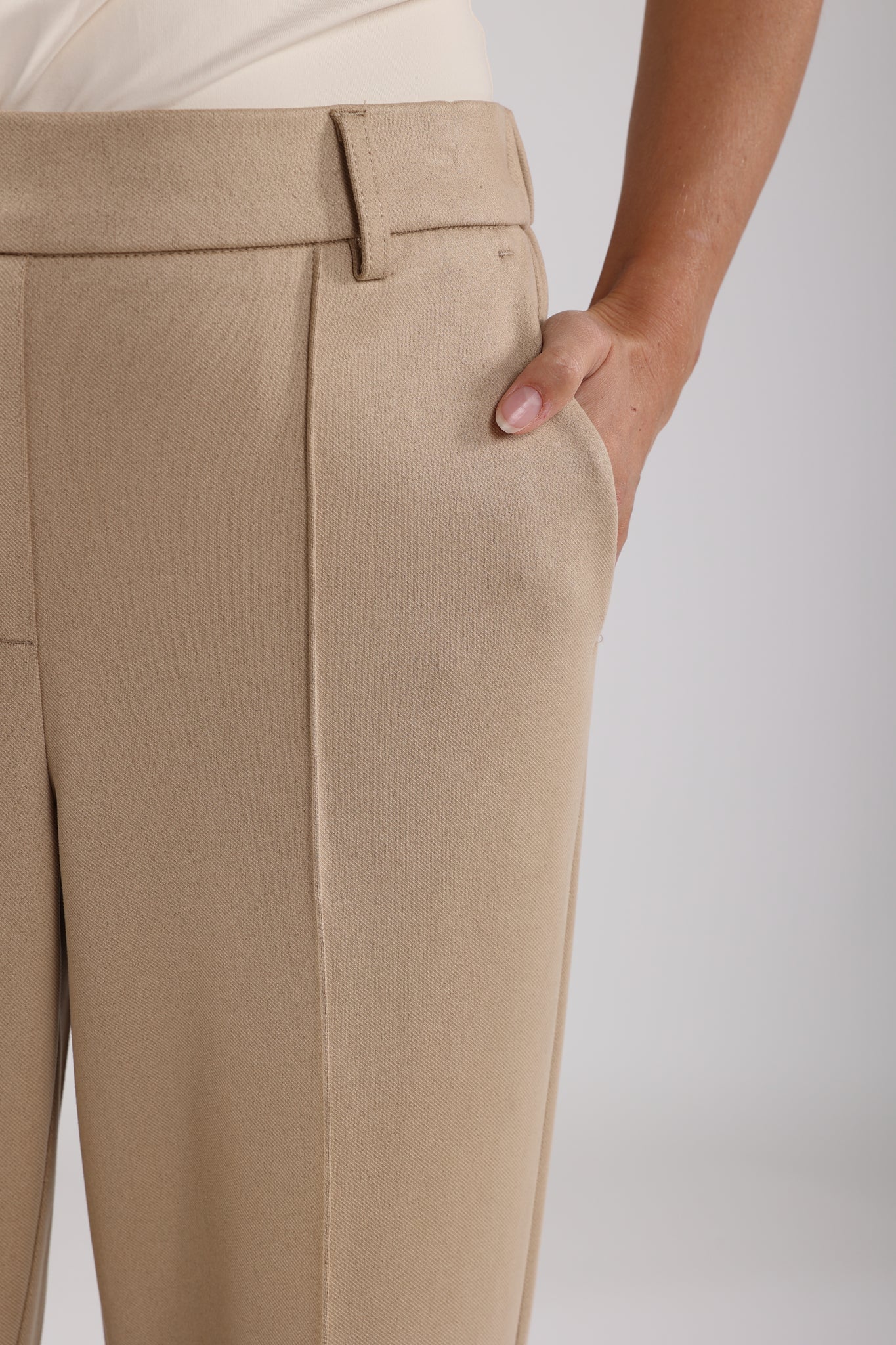 https://content.storeinfo.nl/applicatie/img/983/20250213095842_1016823_Jillpantsscubasand5.JPG
