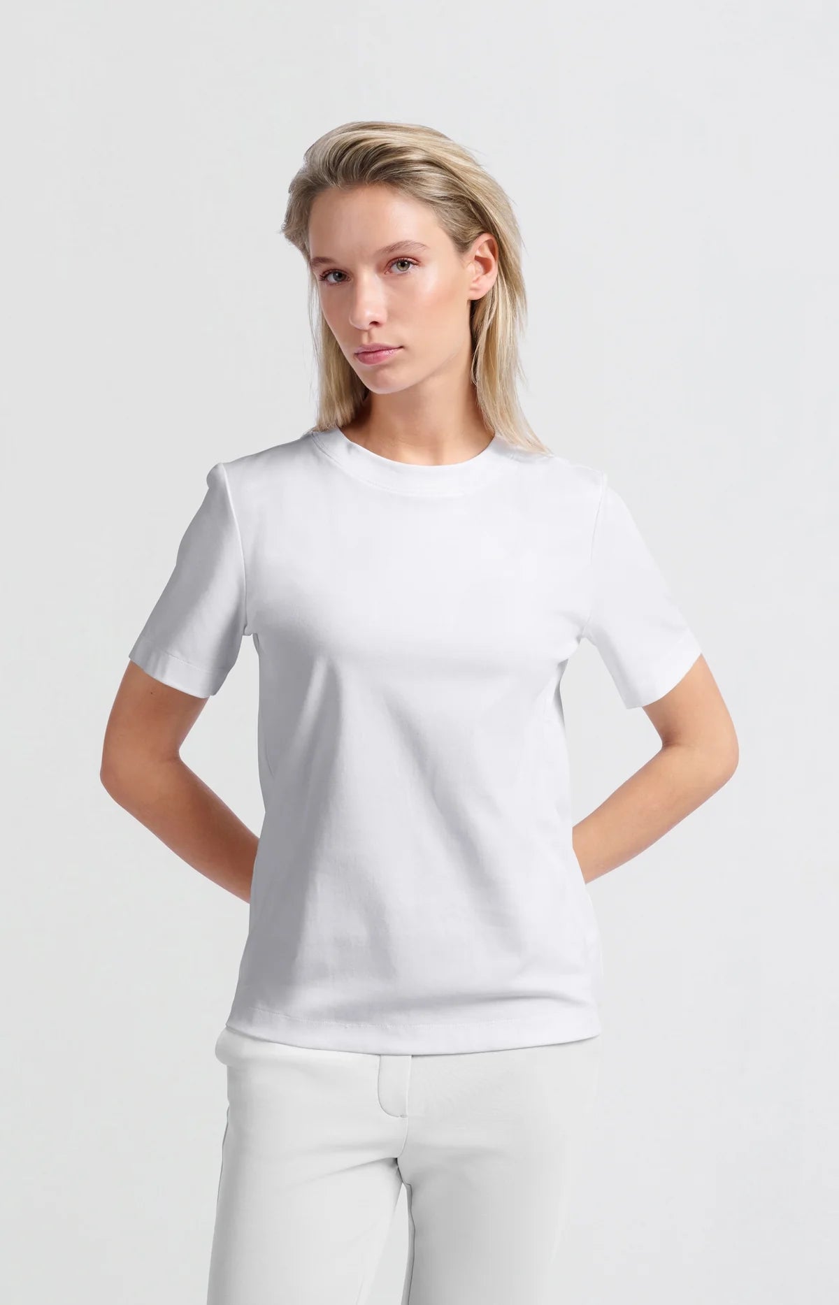 https://content.storeinfo.nl/applicatie/img/983/20250213115858_2417217_basictshirtwithshortsleevesandroundneckpurewhite.webp