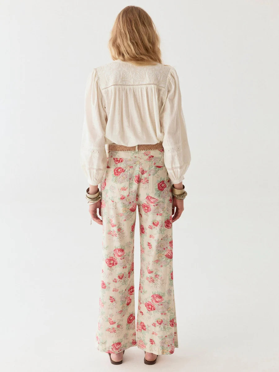 https://content.storeinfo.nl/applicatie/img/983/20250401121359_4080662_coletteblousemosaiqueivory971439900x.webp