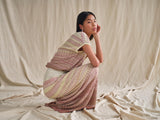 https://content.storeinfo.nl/applicatie/img/983/20250403114303_153223_170730354MMShaniZigZagVneckKnitPowderPink170720354MMHopiZigZagKnitSkirtPowderPink.jpg