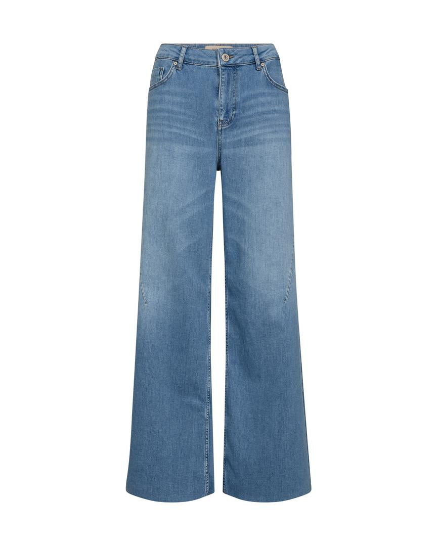 https://content.storeinfo.nl/applicatie/img/983/20250408115339_990217_HS251719404061MMDaraNoraJeansLightBlue.jpg