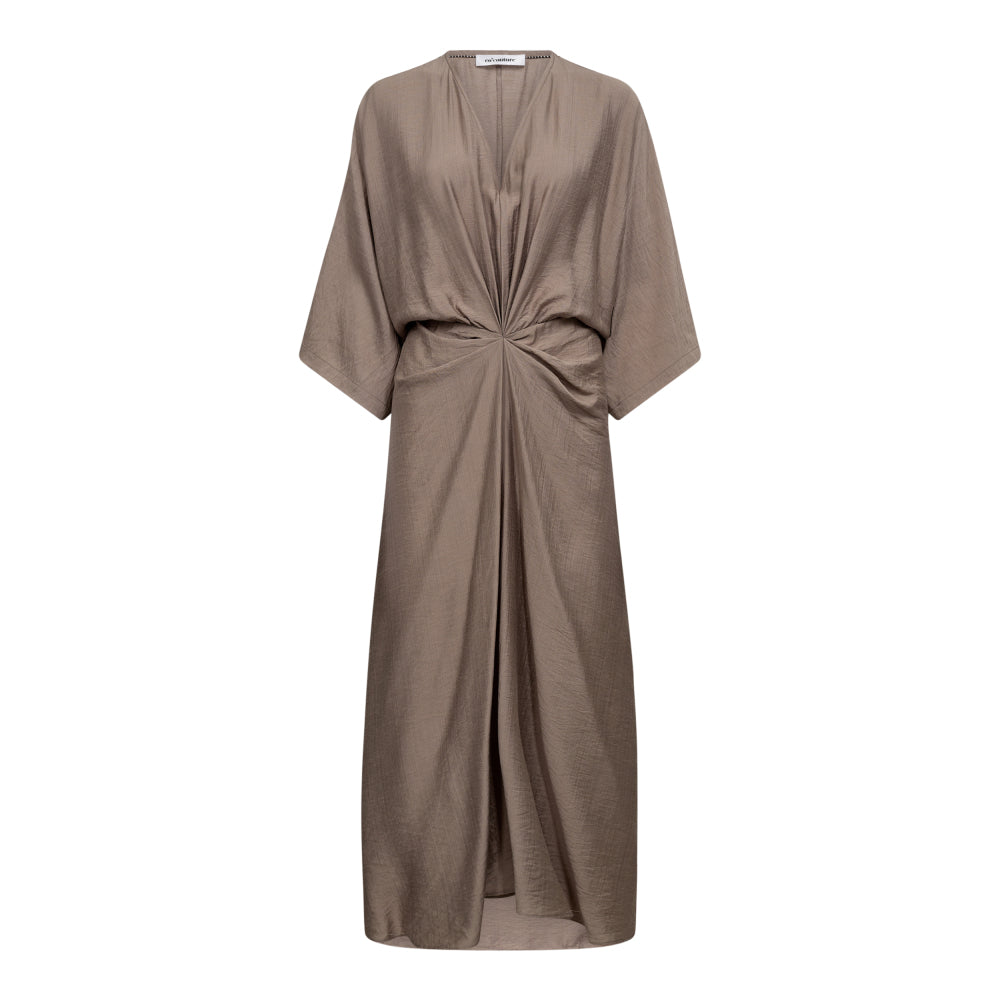 https://content.storeinfo.nl/applicatie/img/983/20250506163414_198647_36498HeraCCKnotDress15401.jpg