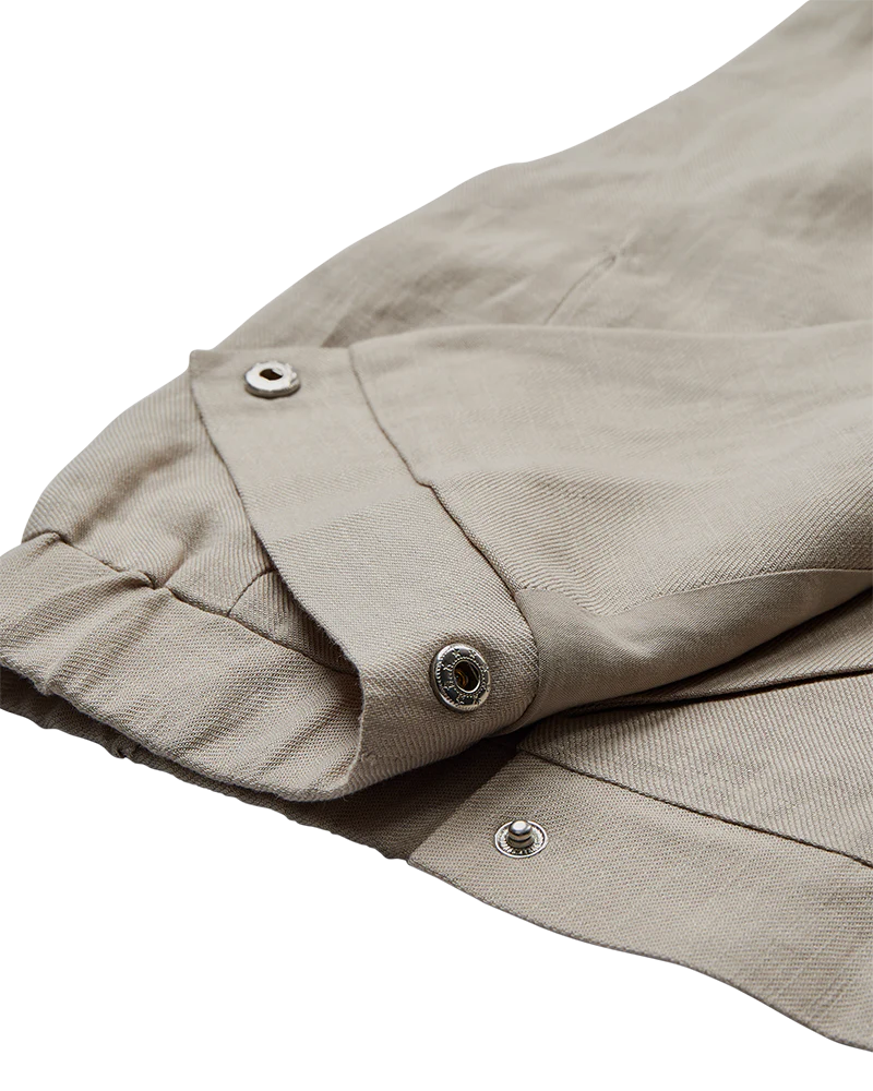 https://content.storeinfo.nl/applicatie/img/983/20250508145323_1293334_packshot22062339470Details1CMNATULIWAISTCOAT20Oyster20Gray900x.webp