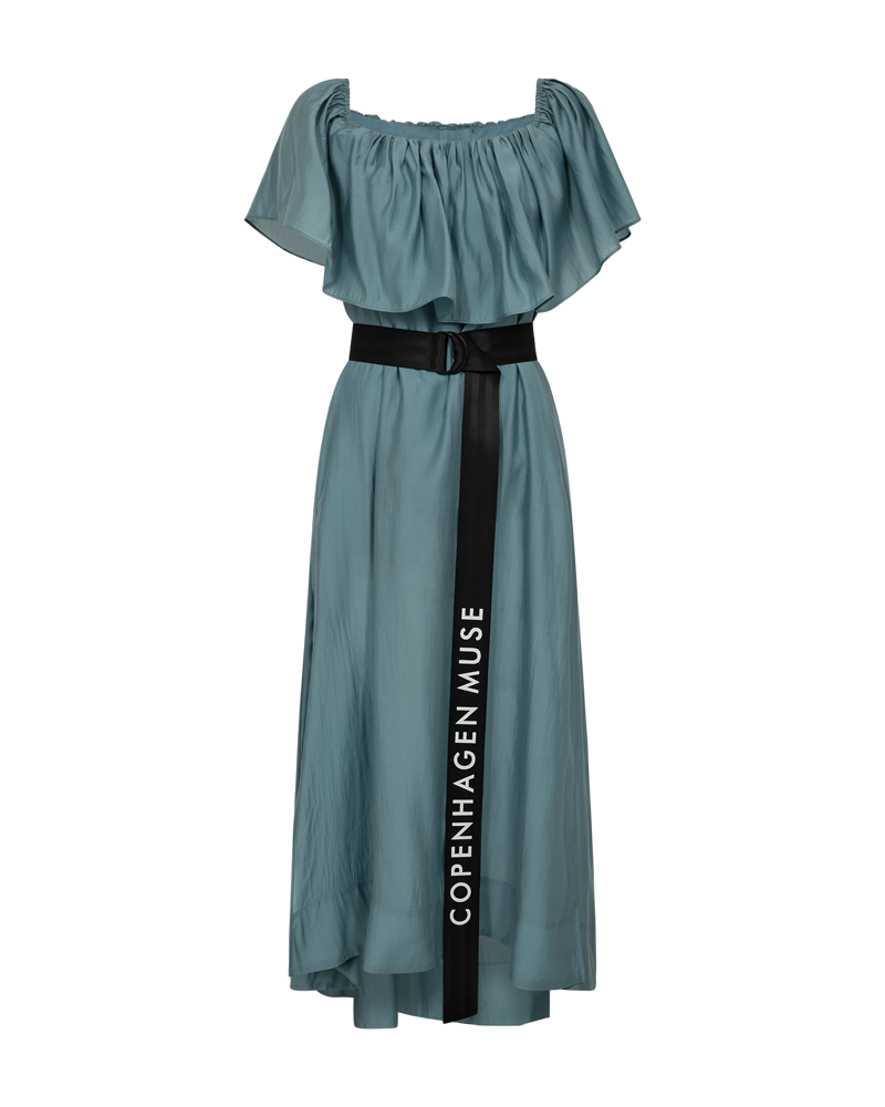 https://content.storeinfo.nl/applicatie/img/983/20250515144137_2253542_packshot22066611005Front1CMMOLLYDRESSArctic.png