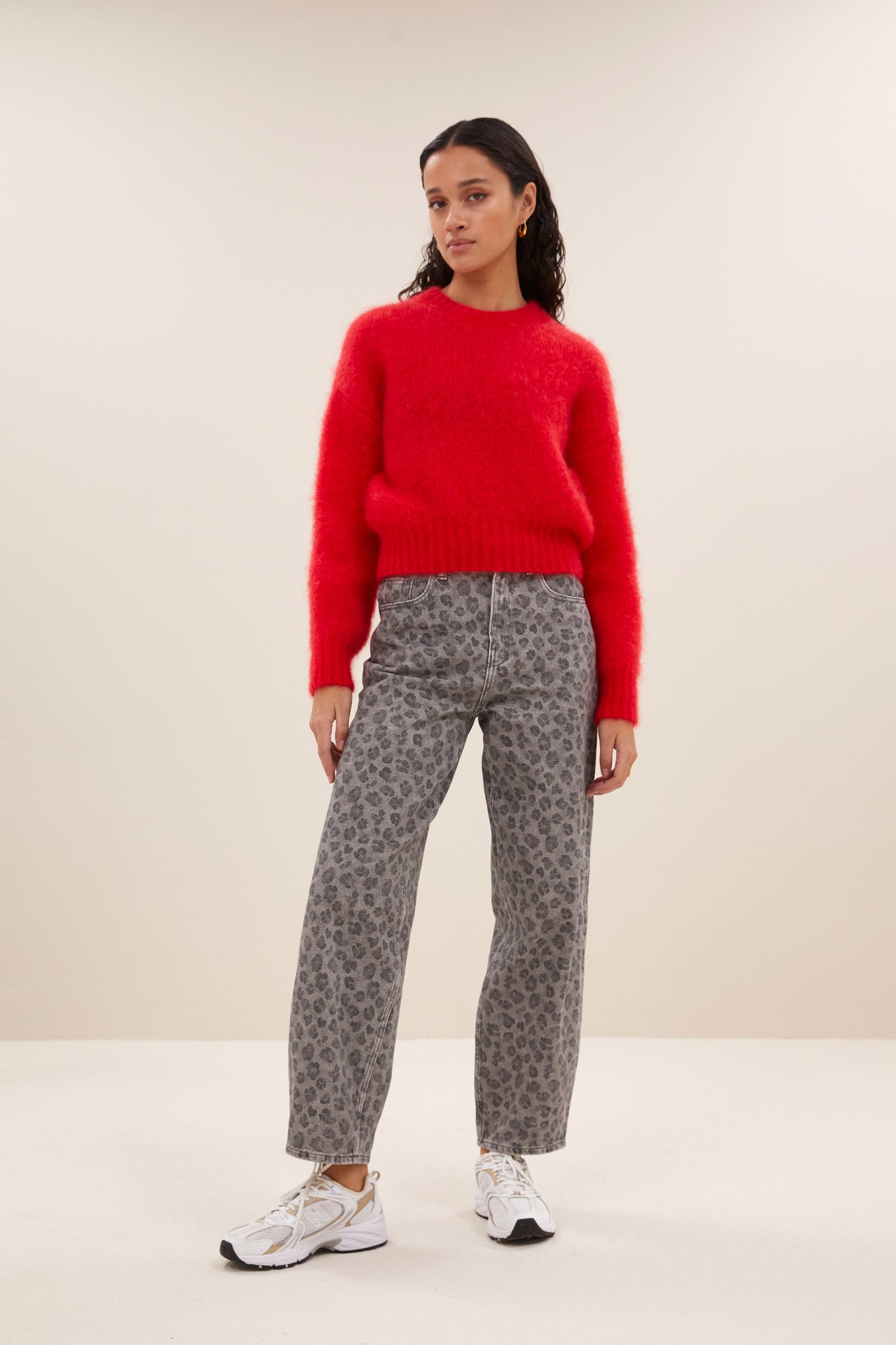 https://content.storeinfo.nl/applicatie/img/983/20250623103850_2591945_25515014283scarletred25884.jpg