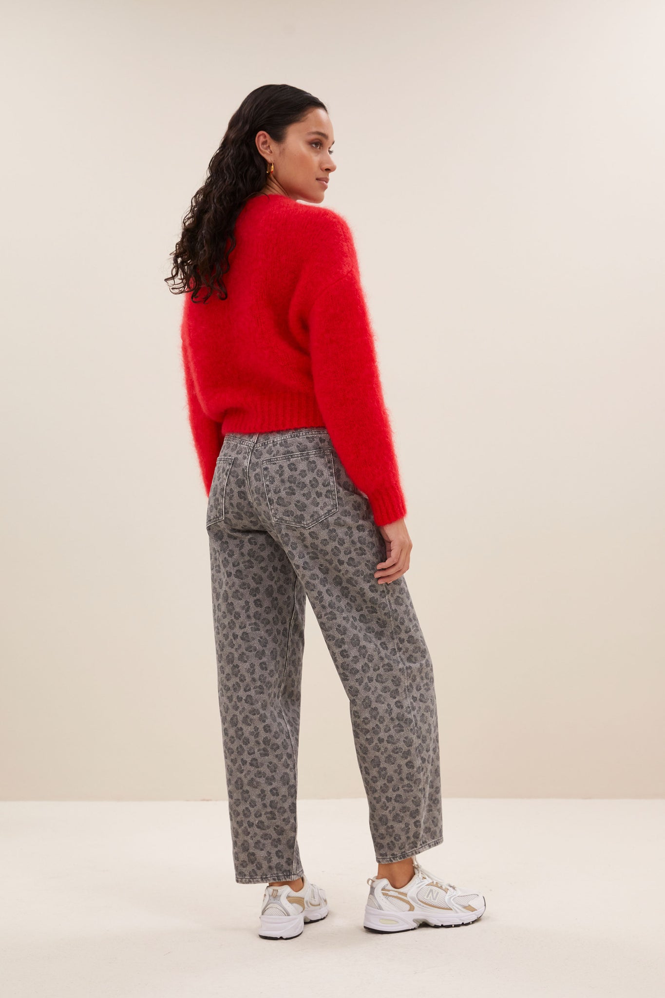 https://content.storeinfo.nl/applicatie/img/983/20250623103855_2592101_25515014283scarletred25886.jpg