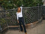 https://content.storeinfo.nl/applicatie/img/983/20250708104615_396702_131660101MMTinaJerseyShirtWhite172370447MMColetteDeluxeJeansDarkBlue3.jpg