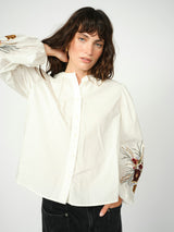 https://content.storeinfo.nl/applicatie/img/983/20250725163841_2574592_MOSMOSHfallwinter2025large174480871MMRosyGalleonJeansDarkGreyMelange173700180MMMysaPopliShirtEcruv4.jpg