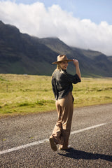 https://content.storeinfo.nl/applicatie/img/983/20250805121142_234182_SemepantscamelMayablousechecknavycamel1.webp