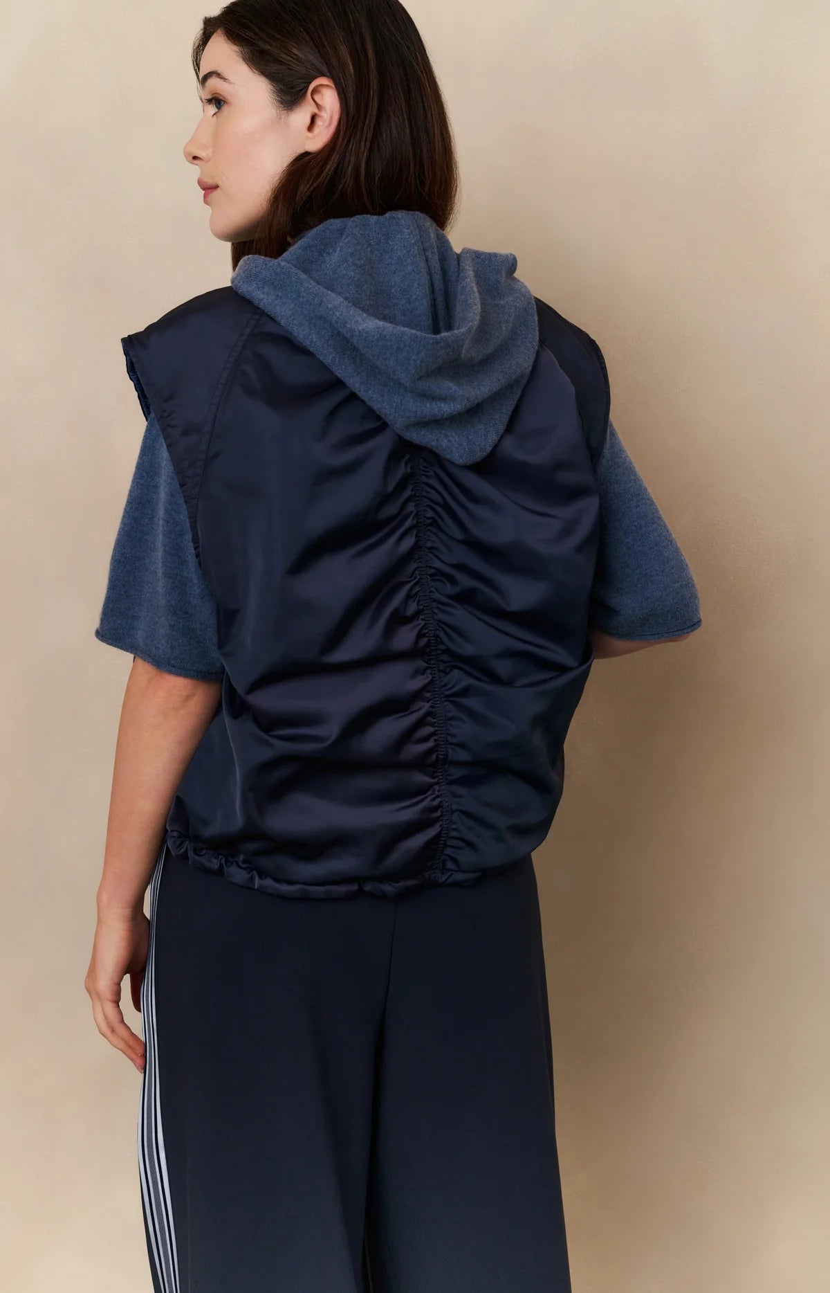 https://content.storeinfo.nl/applicatie/img/983/20250807163514_692778_reversiblepaddedbodywarmerwithzipclosure259e945052aa479a86351ae08e5fd64a.webp