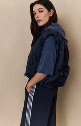 https://content.storeinfo.nl/applicatie/img/983/20250807163516_692624_reversiblepaddedbodywarmerwithzipclosure5674f3fdd59f400d8750c8395040161d.webp