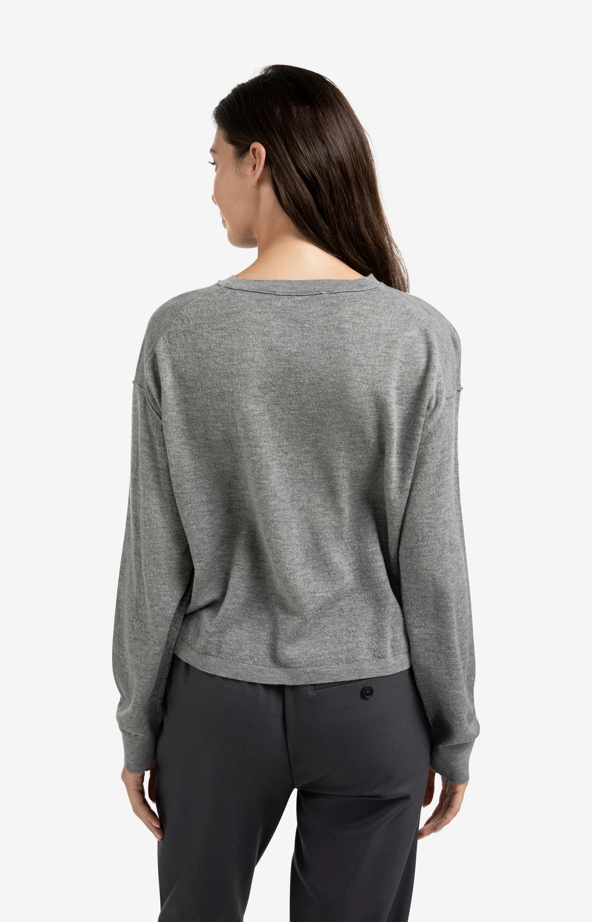 https://content.storeinfo.nl/applicatie/img/983/20250807164548_693377_texturedknittedsweaterwithroundneckline2e152c76204a94f2a9bf254e418d71304.webp