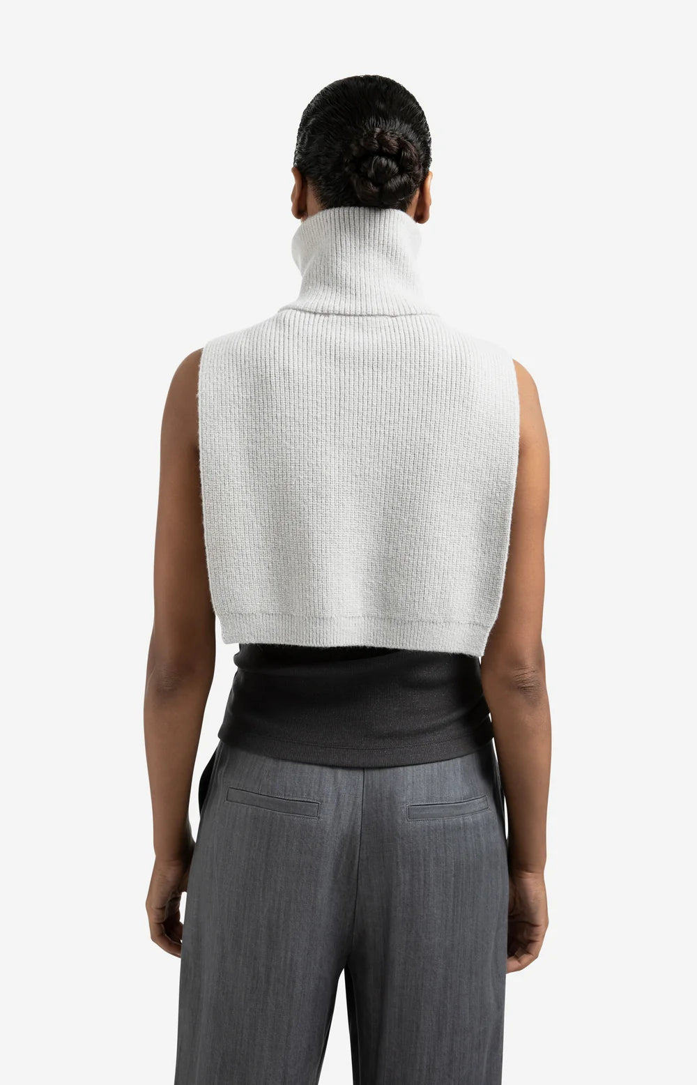 https://content.storeinfo.nl/applicatie/img/983/20250807170105_689238_knittedcollarwithhalfzipperdcdf320704c845ce90c17935b3274619.webp