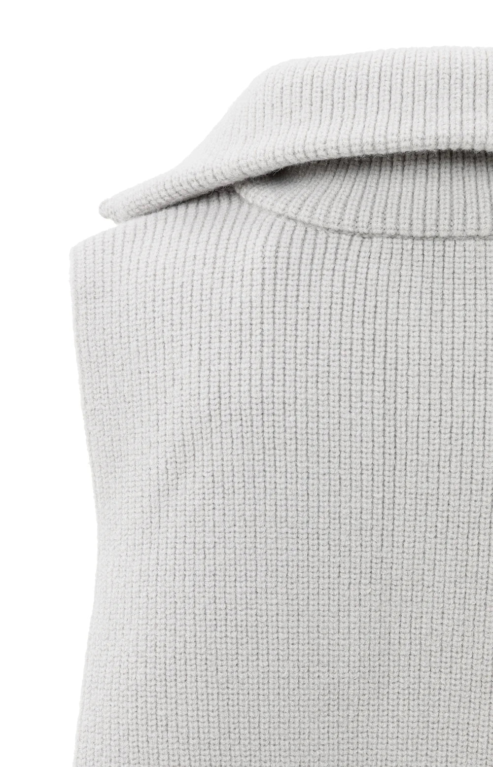 https://content.storeinfo.nl/applicatie/img/983/20250807170116_689238_knittedcollarwithhalfzipperfb461075853548eaa75c9018dd06637e.webp