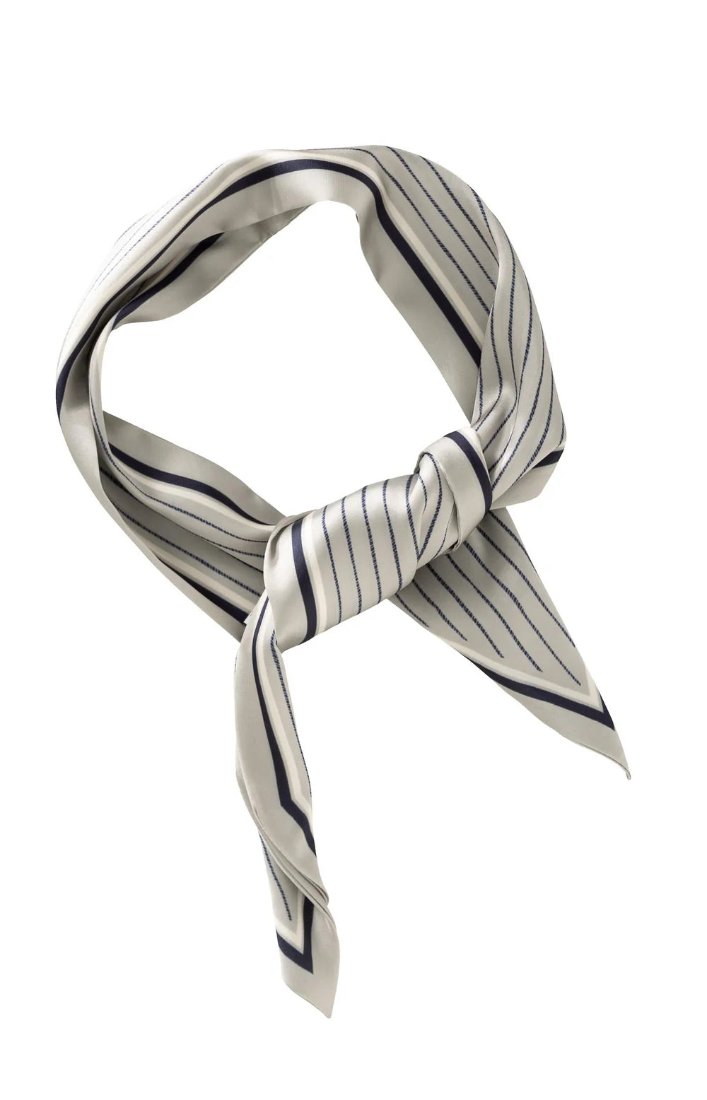 https://content.storeinfo.nl/applicatie/img/983/20250807170253_693806_scarfwithfinestripesandglossyfinish1.webp