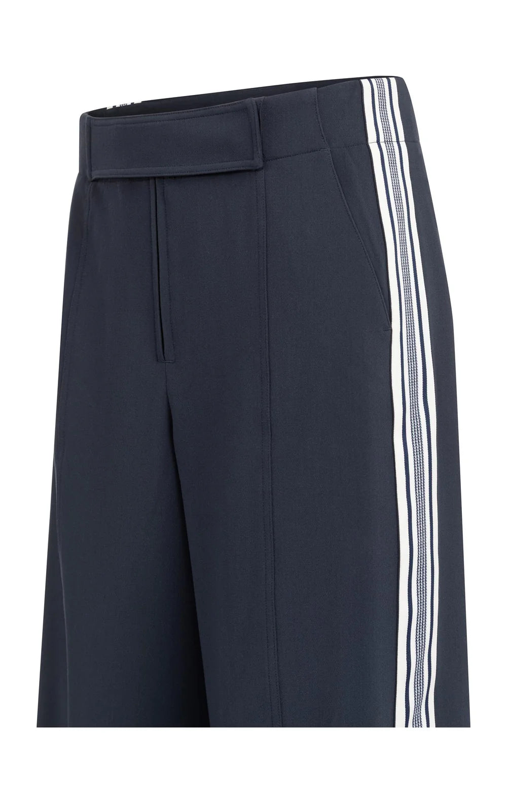 https://content.storeinfo.nl/applicatie/img/983/20250807170956_692882_highwaisttrouserswithsidestripesdf3d6c993f8e4663b6400cf2f890c8a1.webp
