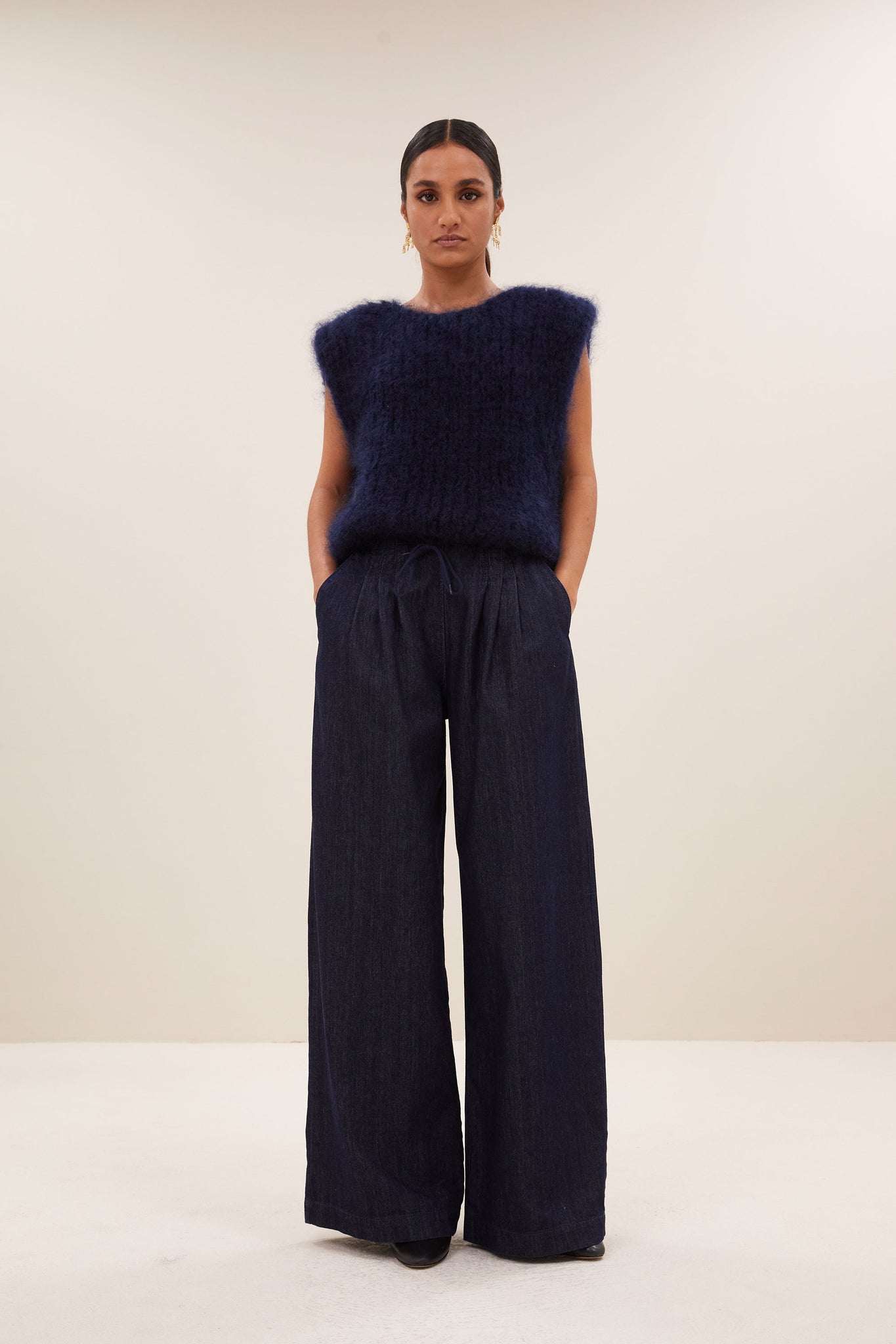 https://content.storeinfo.nl/applicatie/img/983/20250812124340_2798155_25518013613darkdenim26239.jpg