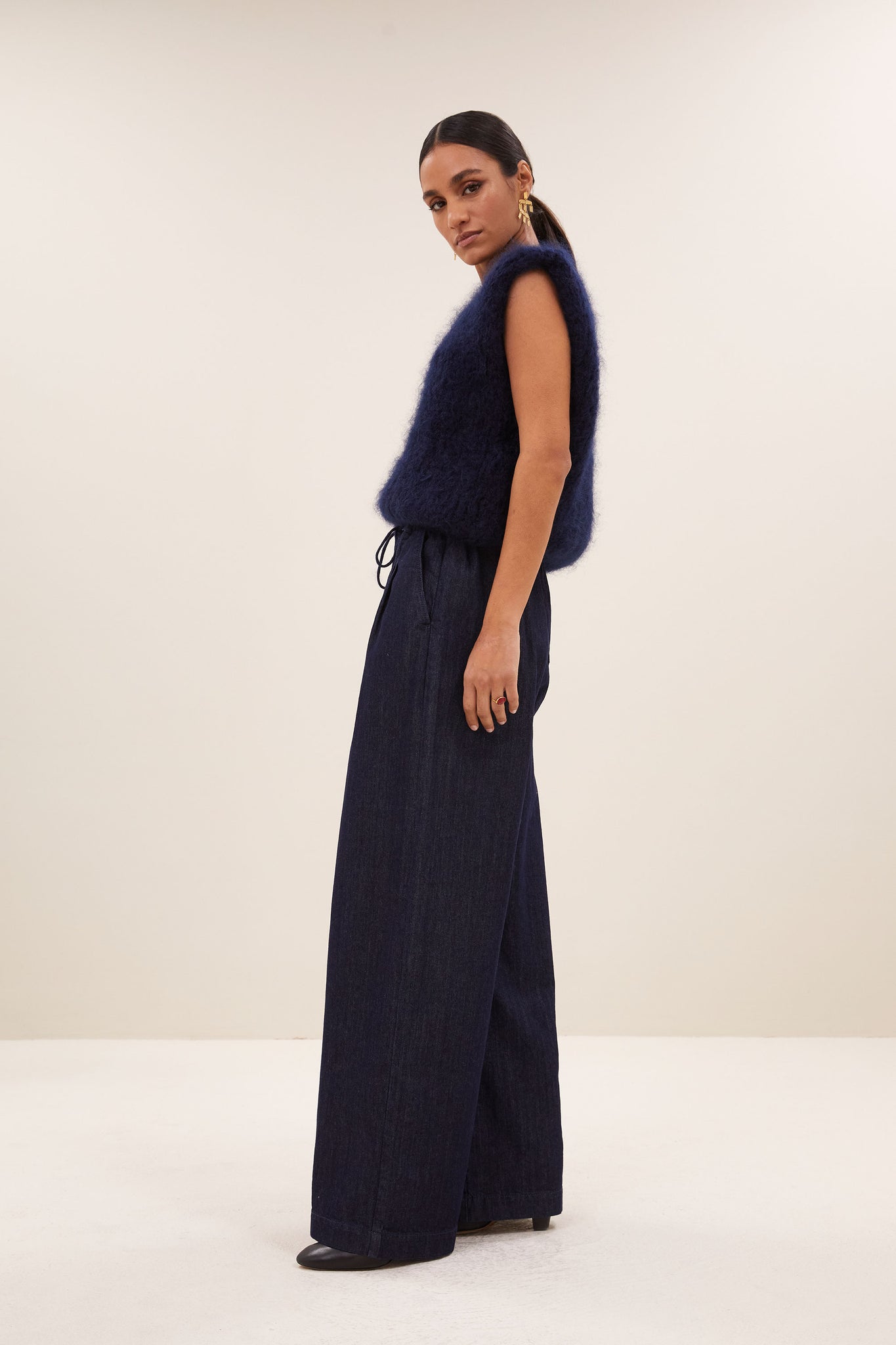 https://content.storeinfo.nl/applicatie/img/983/20250812124403_2798157_25518013613darkdenim26240.jpg