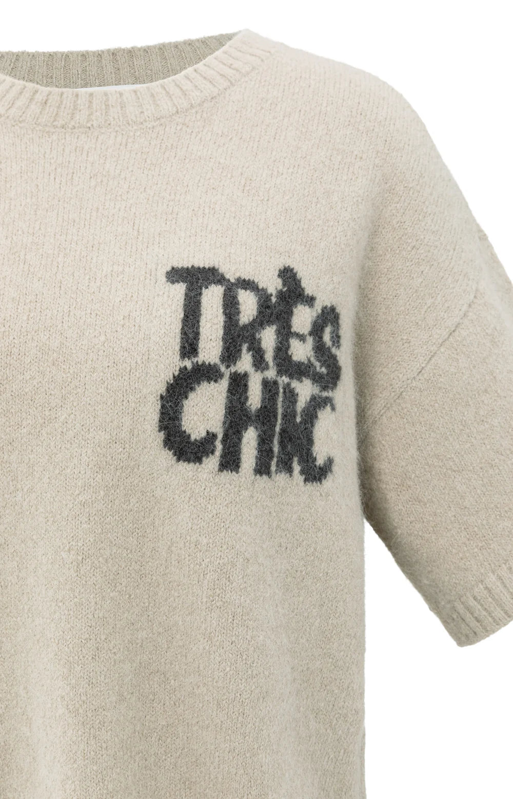 https://content.storeinfo.nl/applicatie/img/983/20250823172012_112266_knittedshortsleevesweaterwithartwork120fd288995b0423ba5977f53b3ee6640.webp