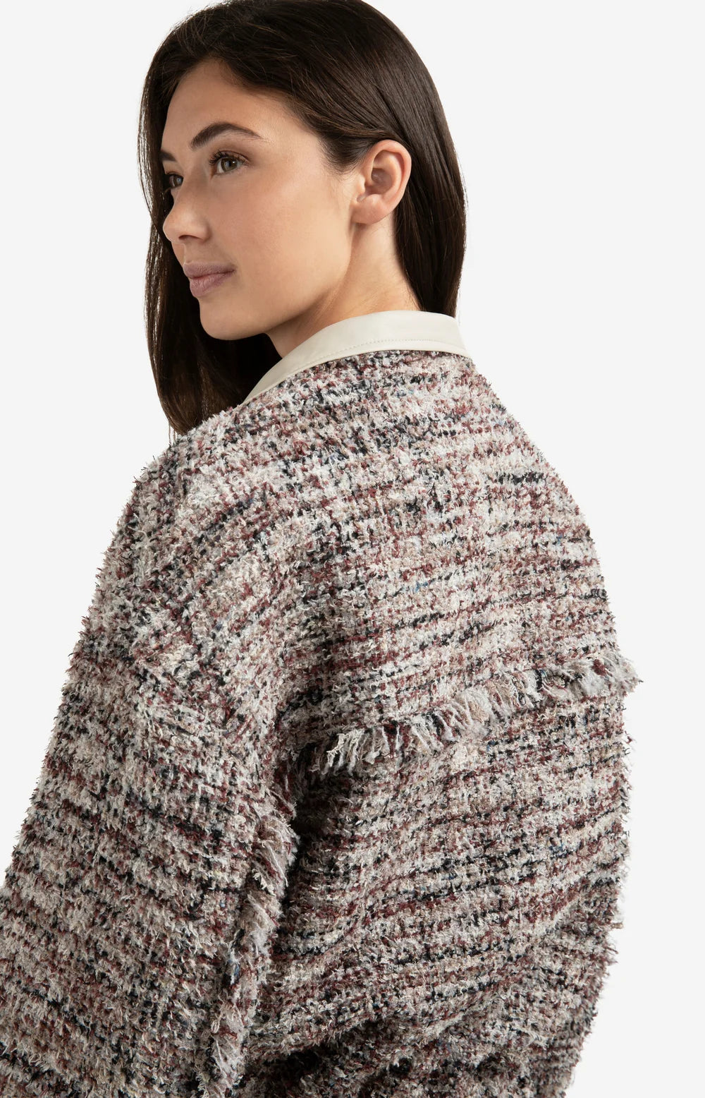 https://content.storeinfo.nl/applicatie/img/983/20250906165858_45460_bouclejacketwithfringesandstandupcollar539d5196ddad4663a3b9d24afb47466b.webp