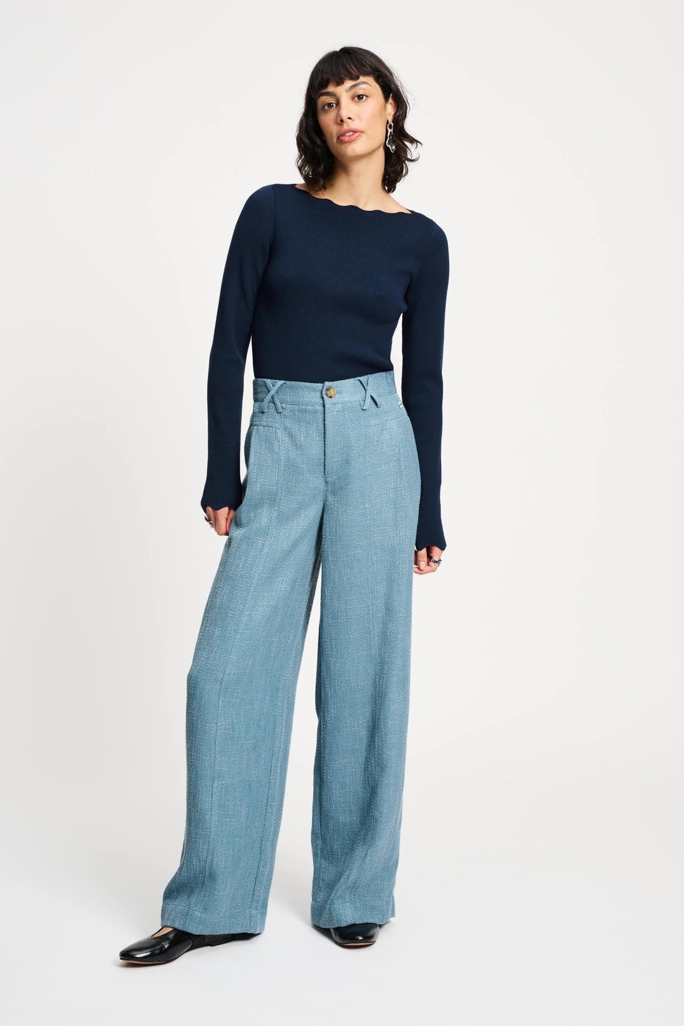 https://content.storeinfo.nl/applicatie/img/983/20250909132621_1436326_pomamsterdampantsblue34broekboucledawnblue1191847370.jpg