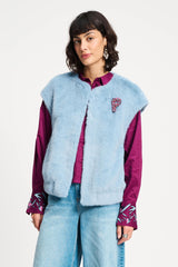 https://content.storeinfo.nl/applicatie/img/983/20250909133122_1438651_pomamsterdamgiletsblue34giletfurmistyblue1191847434.jpg
