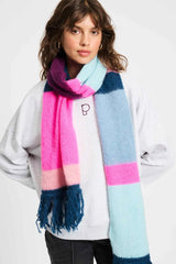 https://content.storeinfo.nl/applicatie/img/983/20250909141142_1443633_pomamsterdamshawlsmulticolourossjaalbrushedstripesblue1185296832.webp