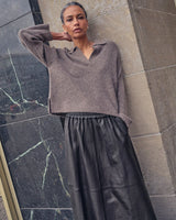 https://content.storeinfo.nl/applicatie/img/983/20250911103554_888253_173070158MMThoraAidyPoloKnitFalcon174390801MMDeenaLeatherSkirtBlack2.webp