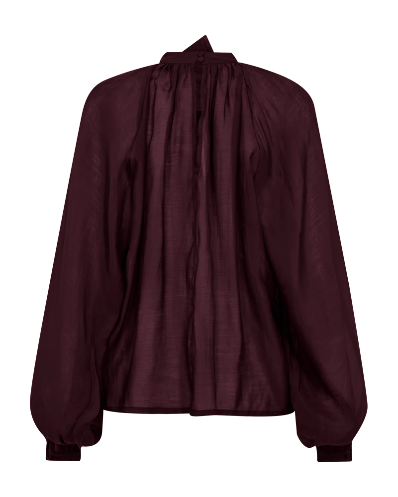 https://content.storeinfo.nl/applicatie/img/983/20250911110028_890658_packshot22069431368Back1CMTILLYBLOUSE20Windsor20Wine1512x.webp