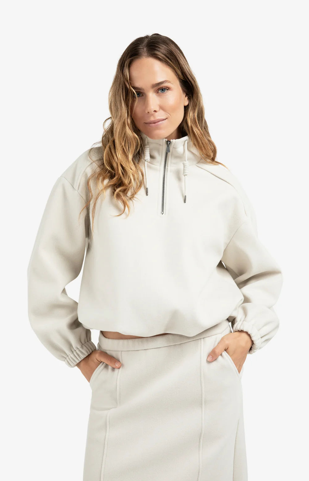 https://content.storeinfo.nl/applicatie/img/983/20251009125732_453797_sweatshirtwithballoonsleevesandzipcollar.webp
