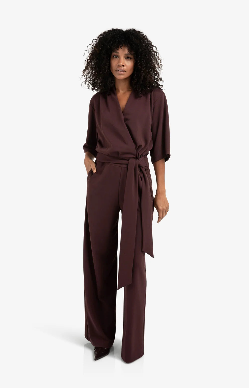 https://content.storeinfo.nl/applicatie/img/983/20251104193701_1647533_jerseyjumpsuitwithshortsleevesandtiebelt1cc5d32c82d6e4f8898e2bde5aa064848.webp