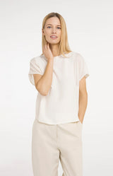 https://content.storeinfo.nl/applicatie/img/983/20260403105958_2994468_topwithsheershortsleevesandcrewneck.webp