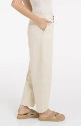 https://content.storeinfo.nl/applicatie/img/983/20260410110909_3371836_highwaistbarreltrouserswithbuttondetail138715addb3c64f6181674dcd669392a4.webp