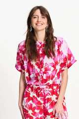 https://content.storeinfo.nl/applicatie/img/983/20260417152851_114181_pomamsterdamblousesmulticolour34blousefennabubblebloomlavender1229408244.webp