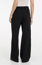 https://content.storeinfo.nl/applicatie/img/983/20260508171703_1605025_trouserswithwidelegsandcontraststitchingl32af4eb5e97b304732a5f236d8c1bcfada.webp