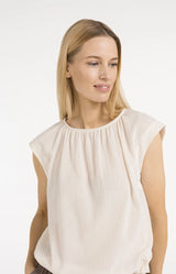 https://content.storeinfo.nl/applicatie/img/983/20260508172002_1608389_sleevelesstopwithpleatednecklineanddrawstringd43cf6d9b75f4a22992c77a2d7eebce9.webp