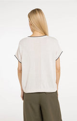 https://content.storeinfo.nl/applicatie/img/983/20260508173358_1612286_knittedtopwithshortsleevesandrollededgesff4afaf179ef425e822e43d7a8806ab6.webp