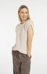 https://content.storeinfo.nl/applicatie/img/983/20260508173617_1614514_sleevelesssweaterwithopenknittexture.webp
