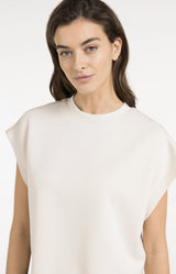 https://content.storeinfo.nl/applicatie/img/983/20260508174240_1608389_sleevelessboxysweatshirtwithribbeddetailscb1fadbeff6a48039a7635e1fbe42eb5.webp