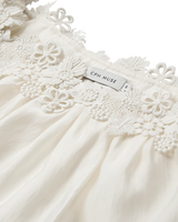https://content.storeinfo.nl/applicatie/img/983/20260508181217_1599807_packshot22082508273Details1CMMOLLYBLOUSE20Jet20Stream1512x.webp