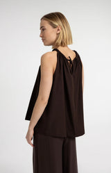 https://content.storeinfo.nl/applicatie/img/983/20260612142248_2820872_haltertopwithbraidednecklineandtiedetail4a696435d9bd41638cba6e2ce1064d75.webp