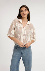 https://content.storeinfo.nl/applicatie/img/983/20260711170304_547463_crochetjacketwithfloralpatternandshortsleeves3f16da0b0605415b9d9b136e911ec8e3.webp
