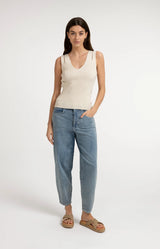 https://content.storeinfo.nl/applicatie/img/983/20260711175654_554035_ribbedtopwithvneckandshoulderdetails396b5032c2974e03816f085431718d8a.webp