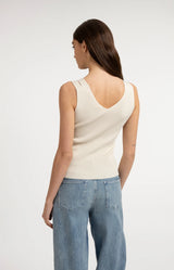 https://content.storeinfo.nl/applicatie/img/983/20260711175656_562983_ribbedtopwithvneckandshoulderdetails153a52c0839a4cbebb178bc041d78041.webp