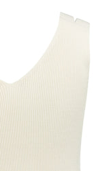 https://content.storeinfo.nl/applicatie/img/983/20260711175658_554215_ribbedtopwithvneckandshoulderdetails3a1ee7b581f445caa24f98fcd1ee31b0.webp