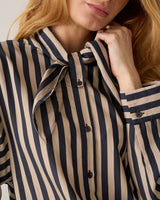 https://summumwoman.com/cdn/shop/files/2s3523-12490-263-C8-495_Default_4.jpg?v=1789031845&width=3840