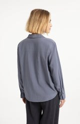https://yaya.eu/cdn/shop/files/blouse-with-collar-detail-and-long-sleeves-1_8353d337-b3bd-4396-aab5-4d02494cd229.jpg?v=1788434989&width=1000