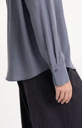 https://yaya.eu/cdn/shop/files/blouse-with-collar-detail-and-long-sleeves-1_fa53e773-dd40-4836-8185-a9a9ea800451.jpg?v=1788435023&width=1000
