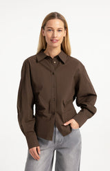 https://yaya.eu/cdn/shop/files/blouse-with-waist-accent-and-pleat-detail-2_8262c54c-dea6-43d8-9590-ac28449bec17.jpg?v=1788266211&width=1200