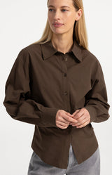 https://yaya.eu/cdn/shop/files/blouse-with-waist-accent-and-pleat-detail-2_b9bb7719-e6a6-416d-83c8-4e168d091291.jpg?v=1788266243&width=1200